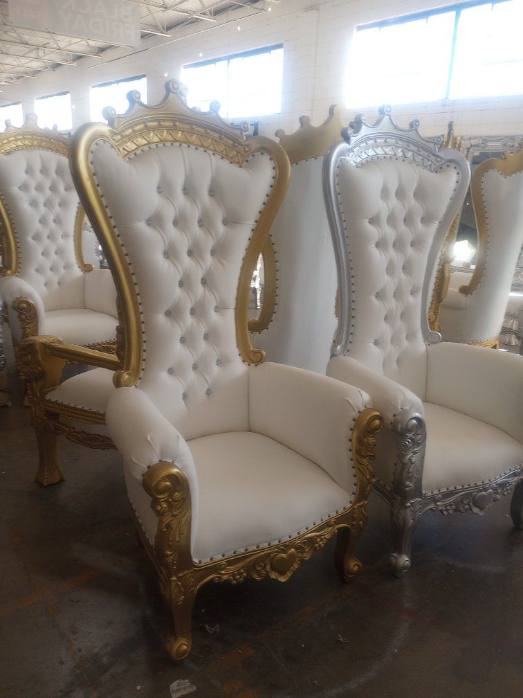 White And Gold Throne Chairs ( Ask For Jose)