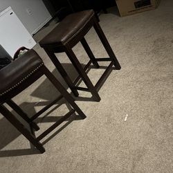 2 Bar Stools 