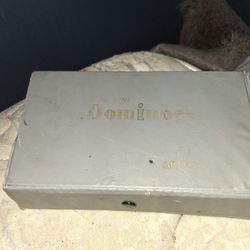 Dominoes 