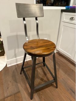 Wood and Metal Hudson Pub Stool w/ Acacia Wood Seat (Set Of 5)