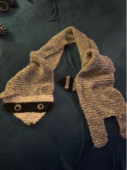 Scarf knitted raccoon