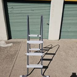 Above Ground Pool Ladder Excellent Condition