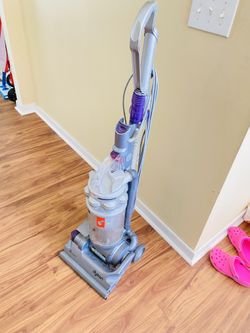 Dyson Max Vacuum Cleaner