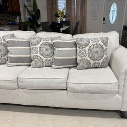 Juego De Muebles y Comedor 