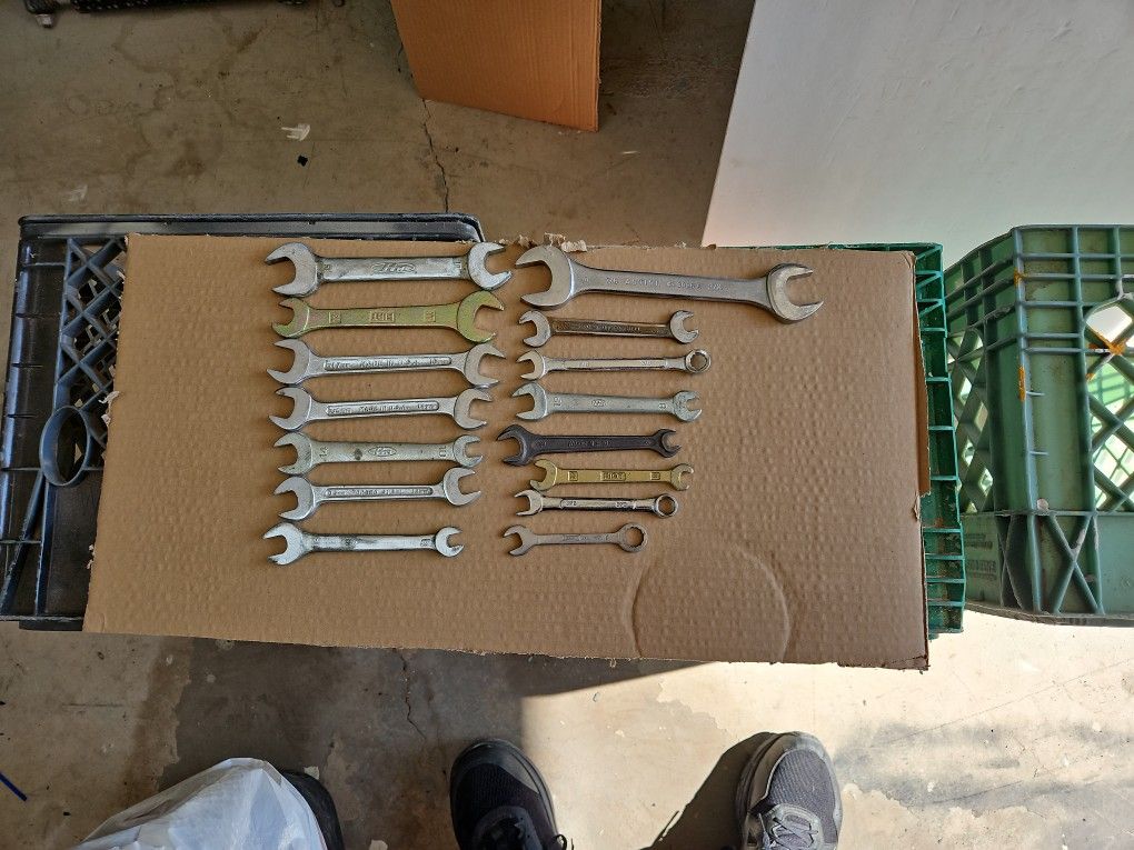 10 Metric & 5 SAE Wrenches In Chandler 