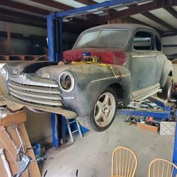 1947 Ford Super Deluxe Coupe