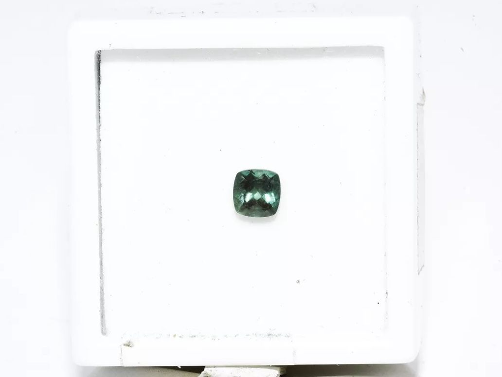 0.66CT NATURAL CUSHION CUT GREEN LOOSE LABRADORITE