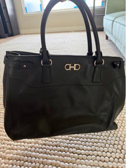 ✨ Authentic Salvatore Ferragamo Leather Tote ✨ $425 OBO