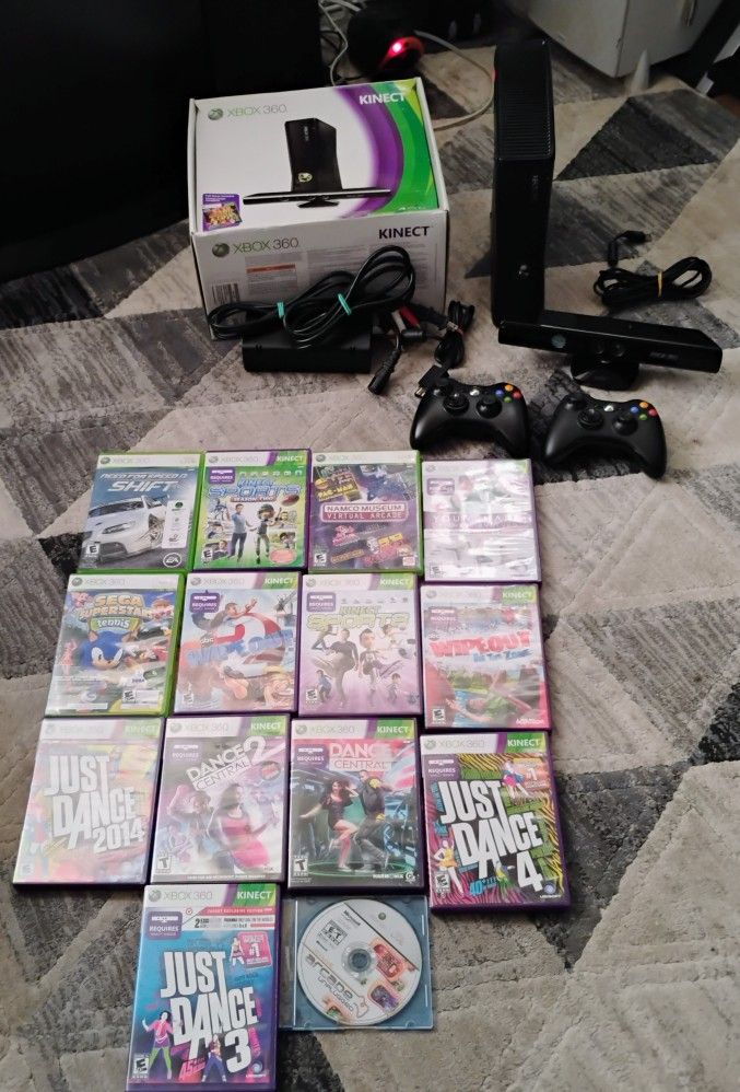 Xbox 360 Kinet With 14 Games