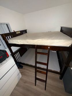 Bunk Bed / Queen size