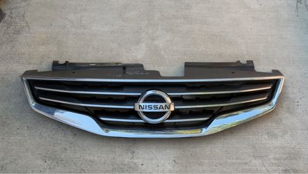 OEM 2010-2012 Nissan Altima Front Grille Assembly Genuine Factory Grill - US Auto
