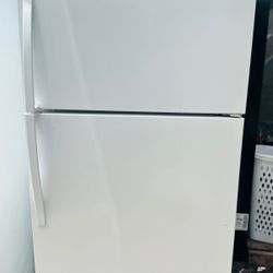 Whirlpool Refrigerator 32 Width  