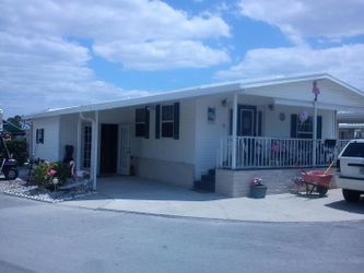 Charming 2 bed 2.5 bath park model