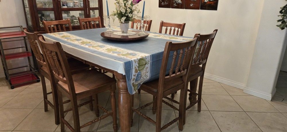 Expandable Dining Room Table w/8 Chairs 