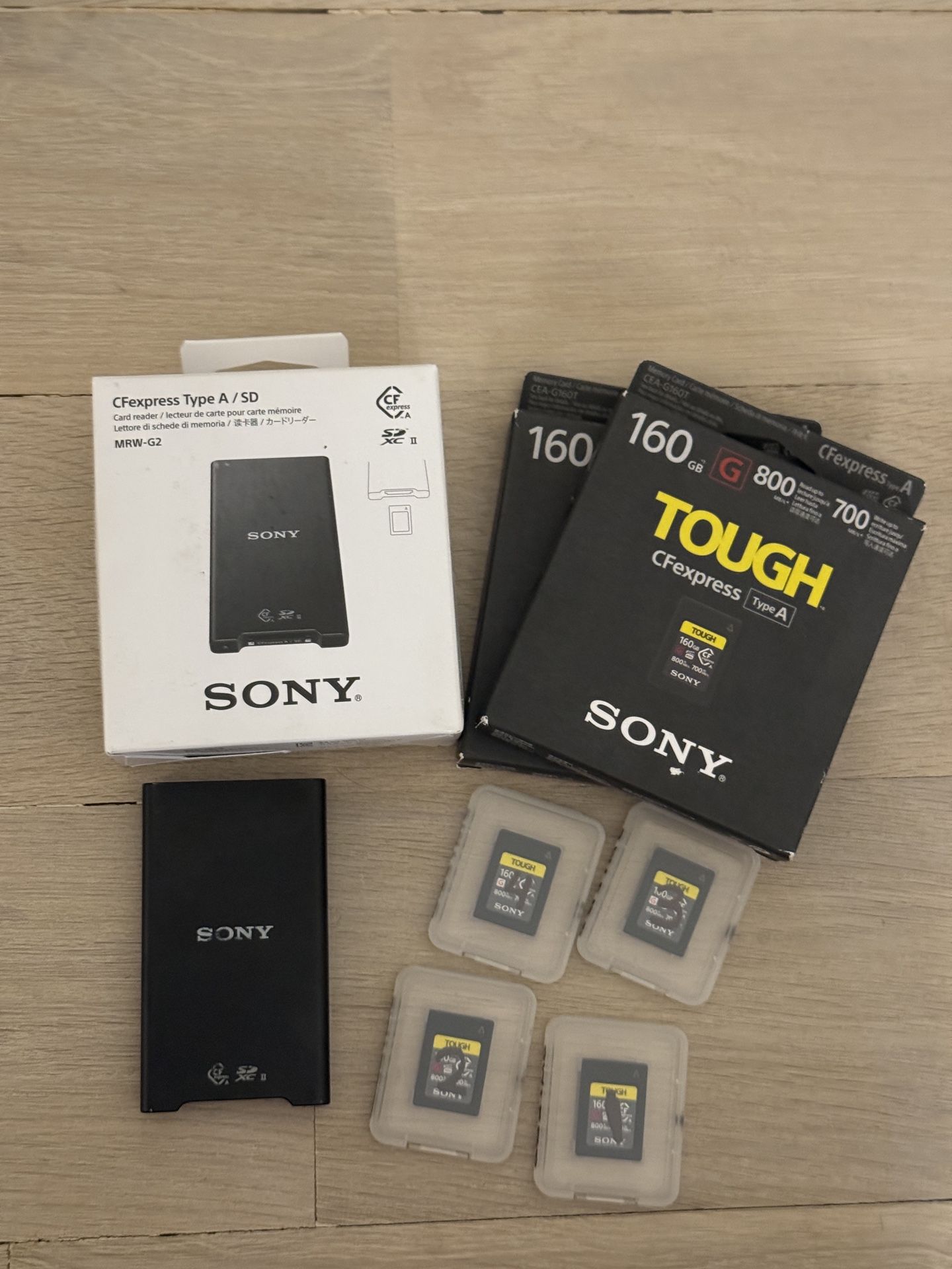 Sony Tough CF-Express Type A 160GB + Sony Card Reader