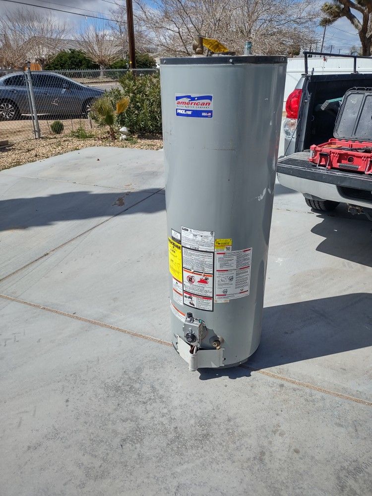 Gas Water Heater Used 40 Or 50 Gallon With Yr Wrty