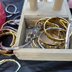 Women’s Jewellery