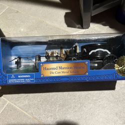 DISNEY ATTRACTIONS HAUNTED MANSION HEARSE DIE CAST VEHICLE 