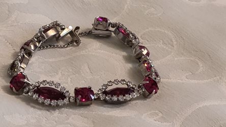 Vintage Weiss "Halo" Fuchsia Crystal Rhinestone Bracelet Signed 7.5"