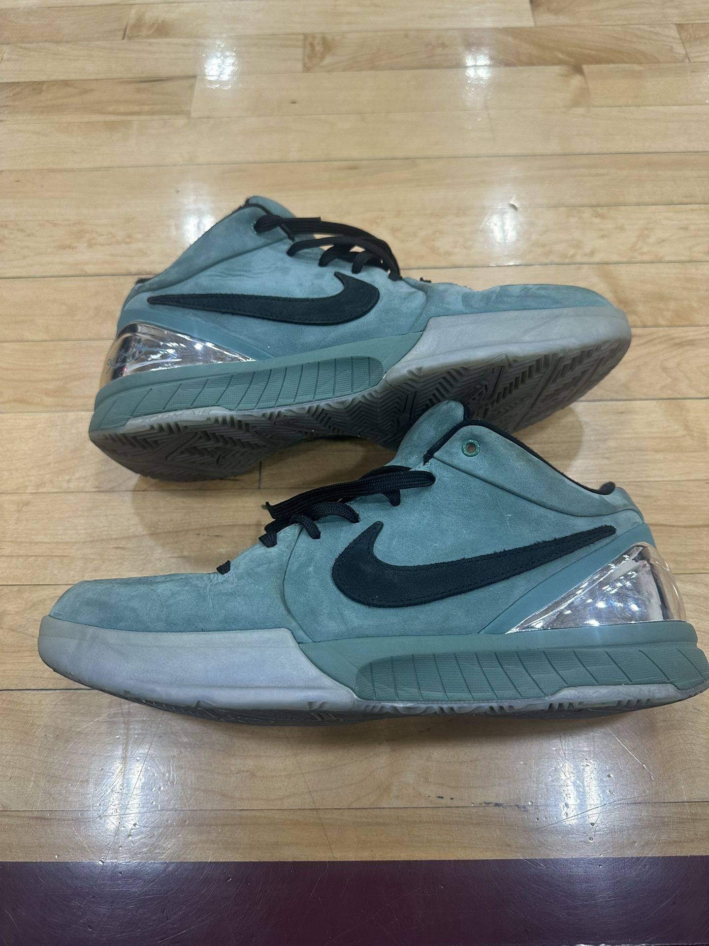 Kobe 4 Protro Girl Dad Size 10