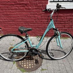 Medium Hybrid Bike 