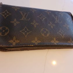 Authentic LV zipper wallet