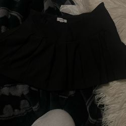 Garage Black Pleated Mini Skirt – Size Small