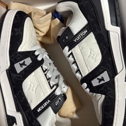 Size 9-10.5 LV Shoes