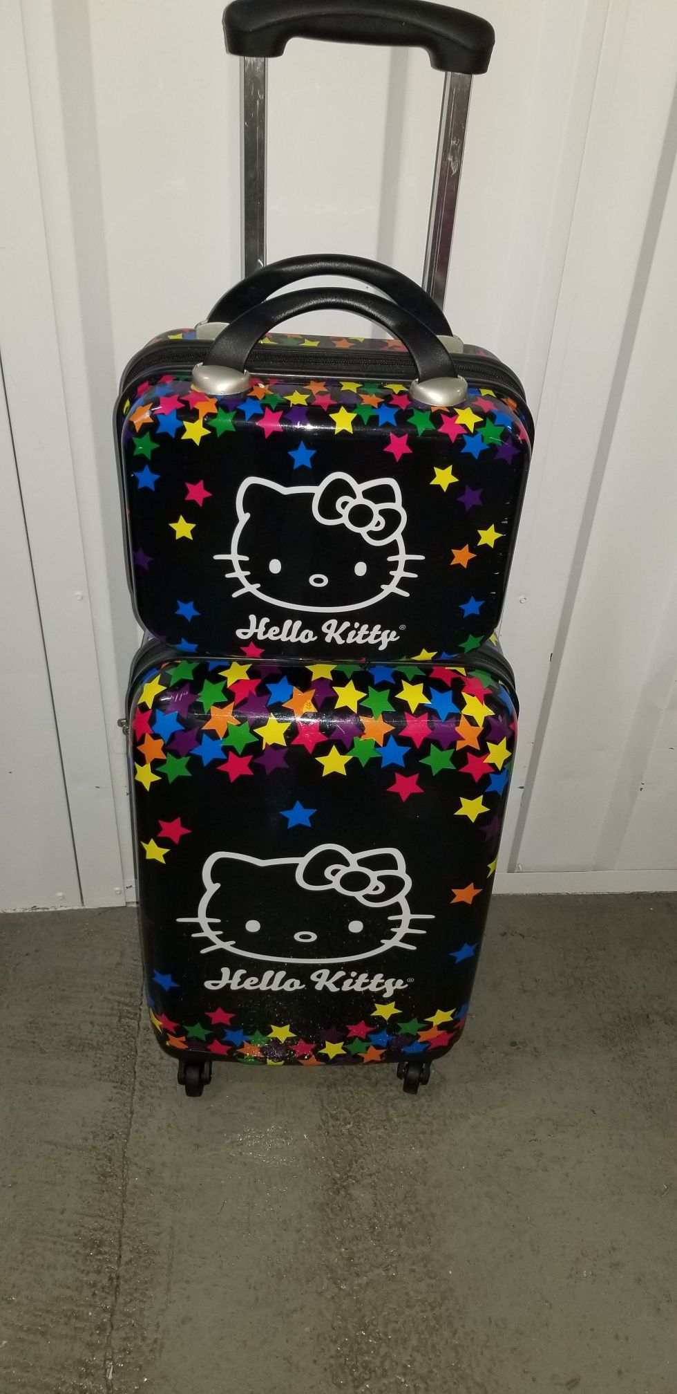 Hello kitty luggage