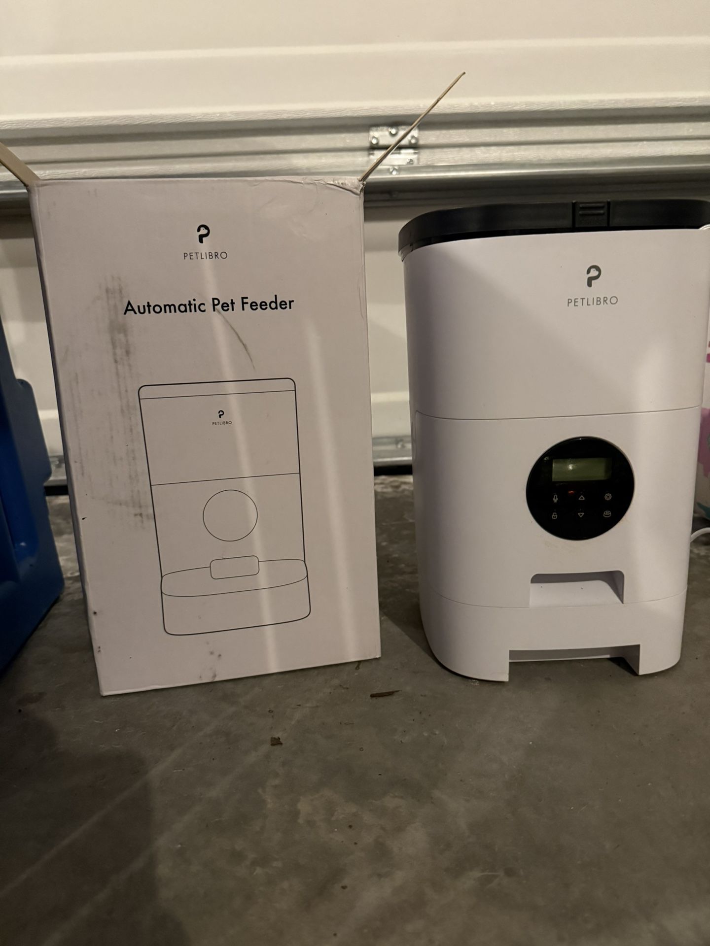 Automatic Pet Feeder