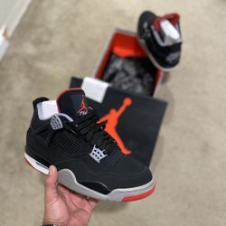 Jordan 4 Retro OG Bred 🍞(2019)VNDS Size 8.5M