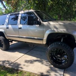 GMC K1500 99 SUBURBAN 