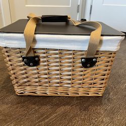 Wicker Picnic Basket With Lid