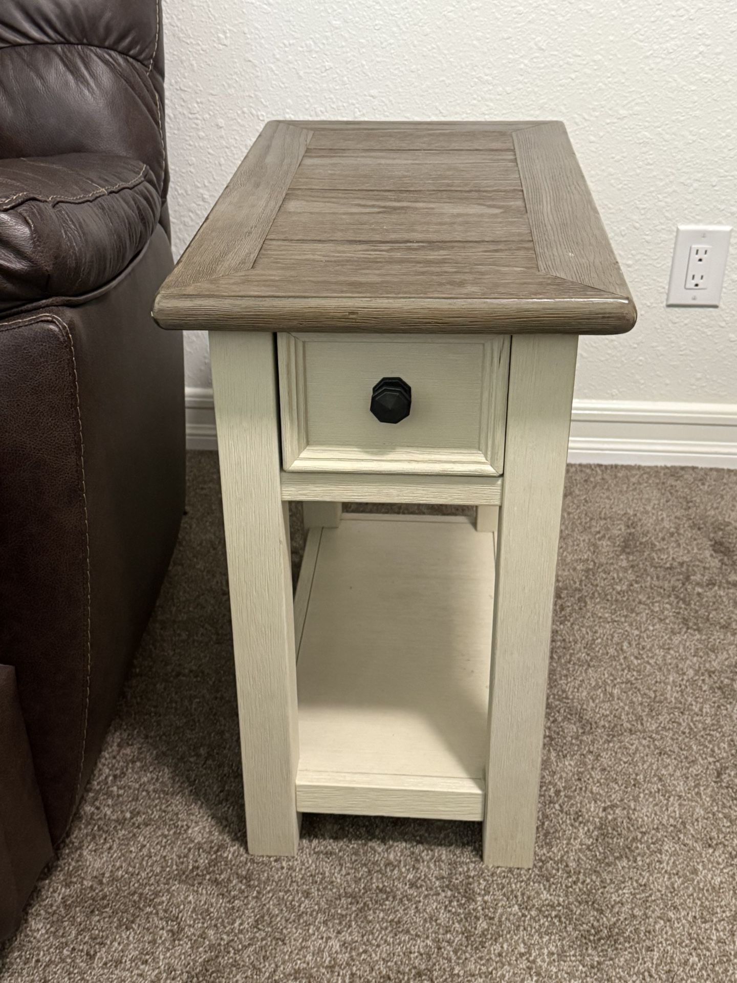 Bolanburg Chairside End Table