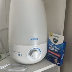 Vicks Humidifier + Sinus Relief Pads 