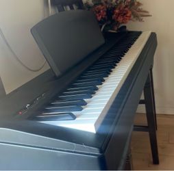 YAMAHA P-90 AT 125$