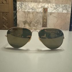 Ray-Ban Aviator Sunglasses
