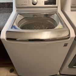 LG 5.5 Cu. Ft. White Top Load Washer (WT7800CW)