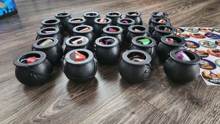 Halloween 24 Pack Prefilled Small Plastic Witch Cauldron Toys in Bulk 🎃
