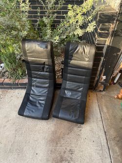 2 Gamer Chairs