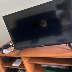 24” Vizio Tv