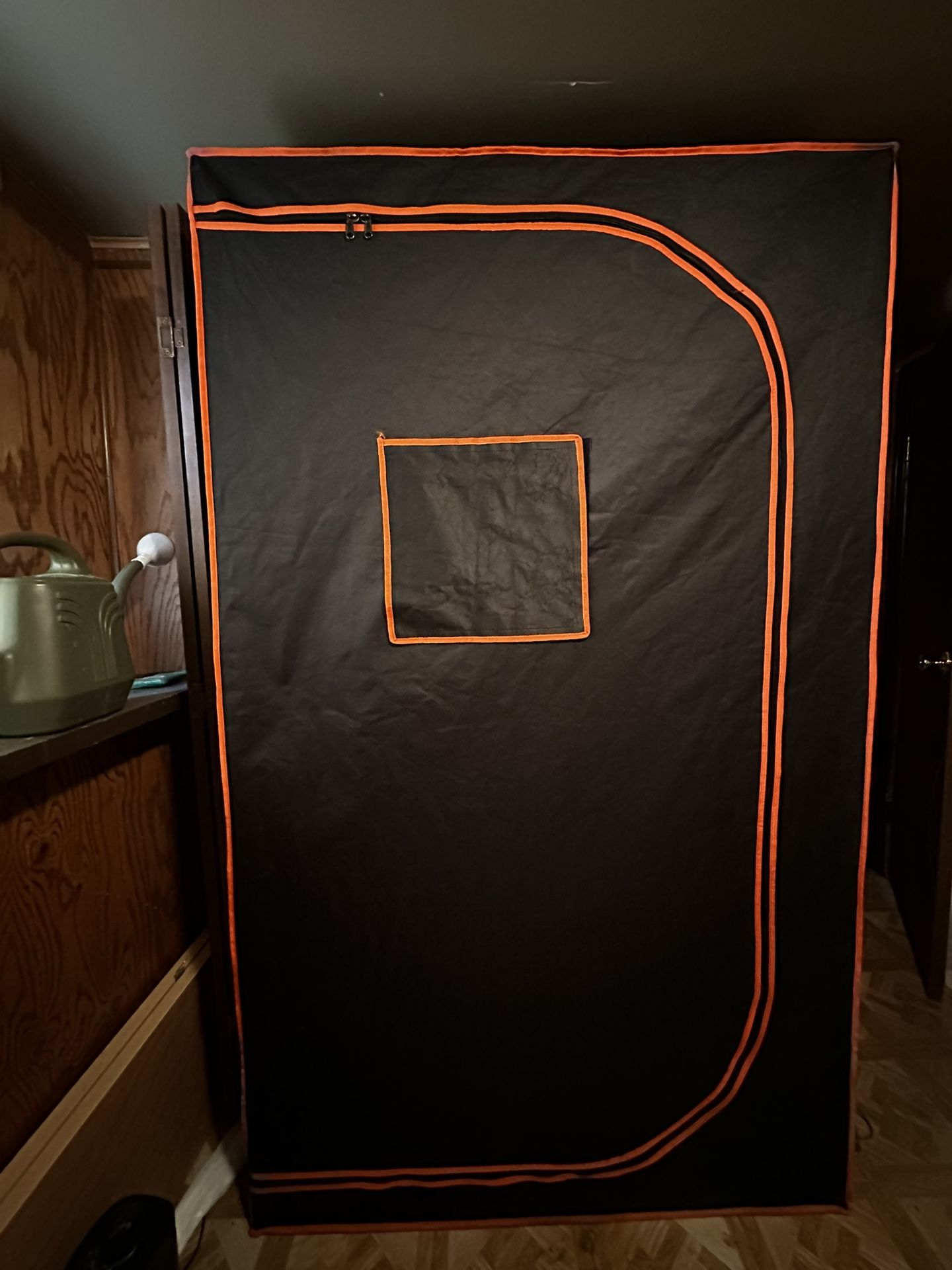 Zazzy Growing Tent