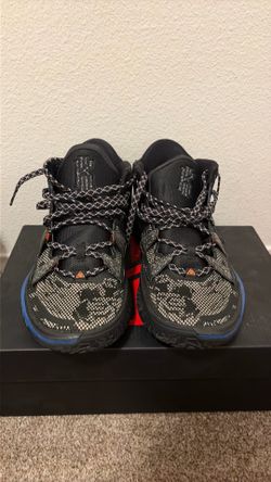 Basketball shoes