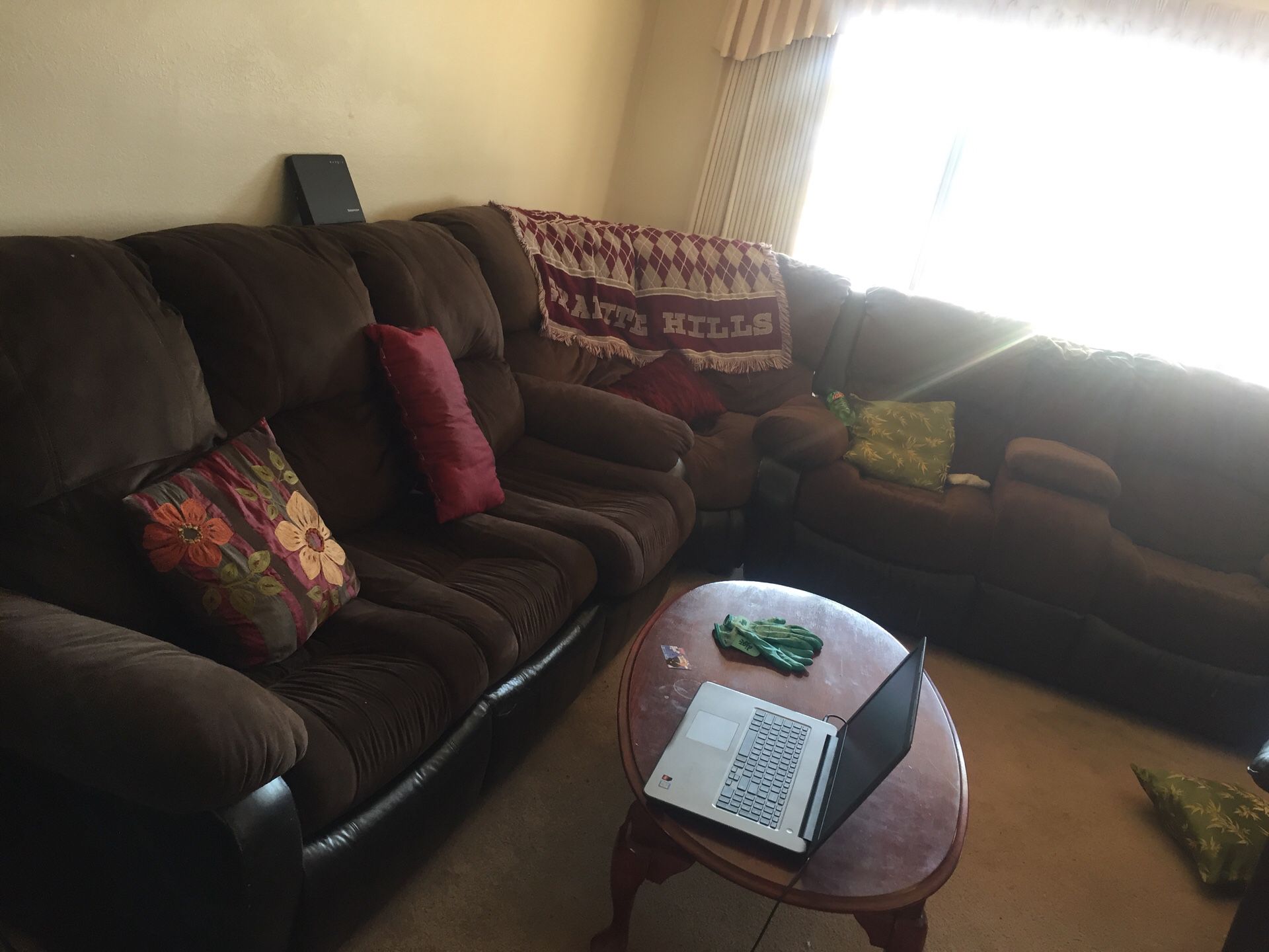 Sectional couch NEED GONE ASAP