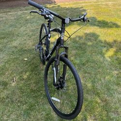 Mountain Bike ( Glenwood 7 Speeds)