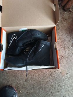 Nike shoes kids 2y