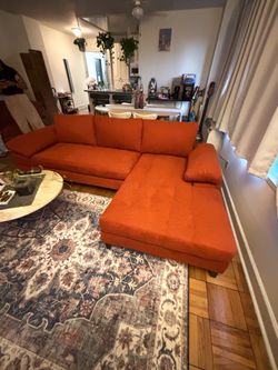 New Sectional Sofá