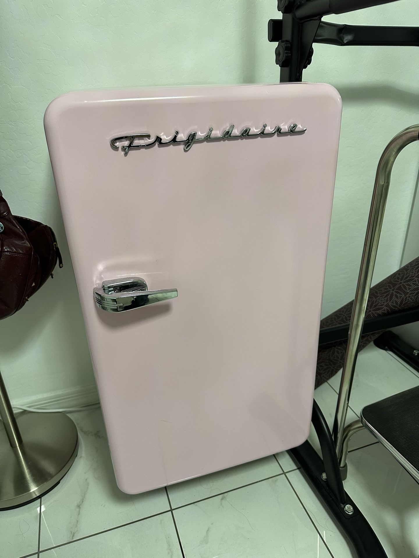 Few Week Used Mini Refrigerador 