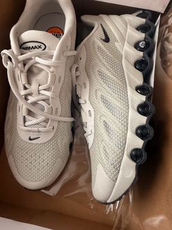 11.5 Mens Air Max DN8
