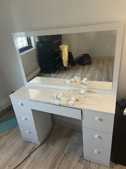 White Vanity Desk with Mirror & Lights